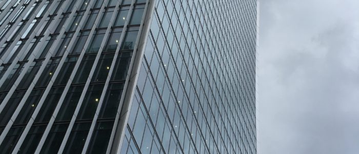 e “walkie-talkie” office building at 20 Fenchurch St in London